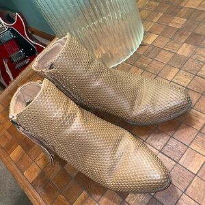 JustFab beige ankle boots